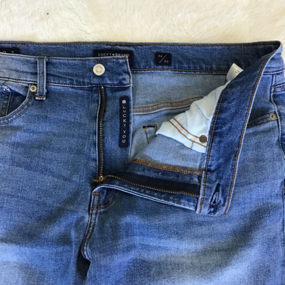 Lucky Men Size 36/30 121 Slim Straight Leg Denim Jean Casual Whiskered Faded - Picture 3 of 13